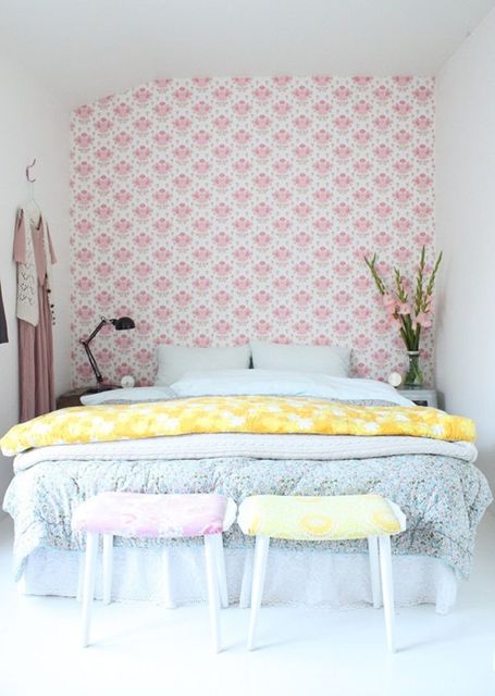 pretty-feminine-bedroom